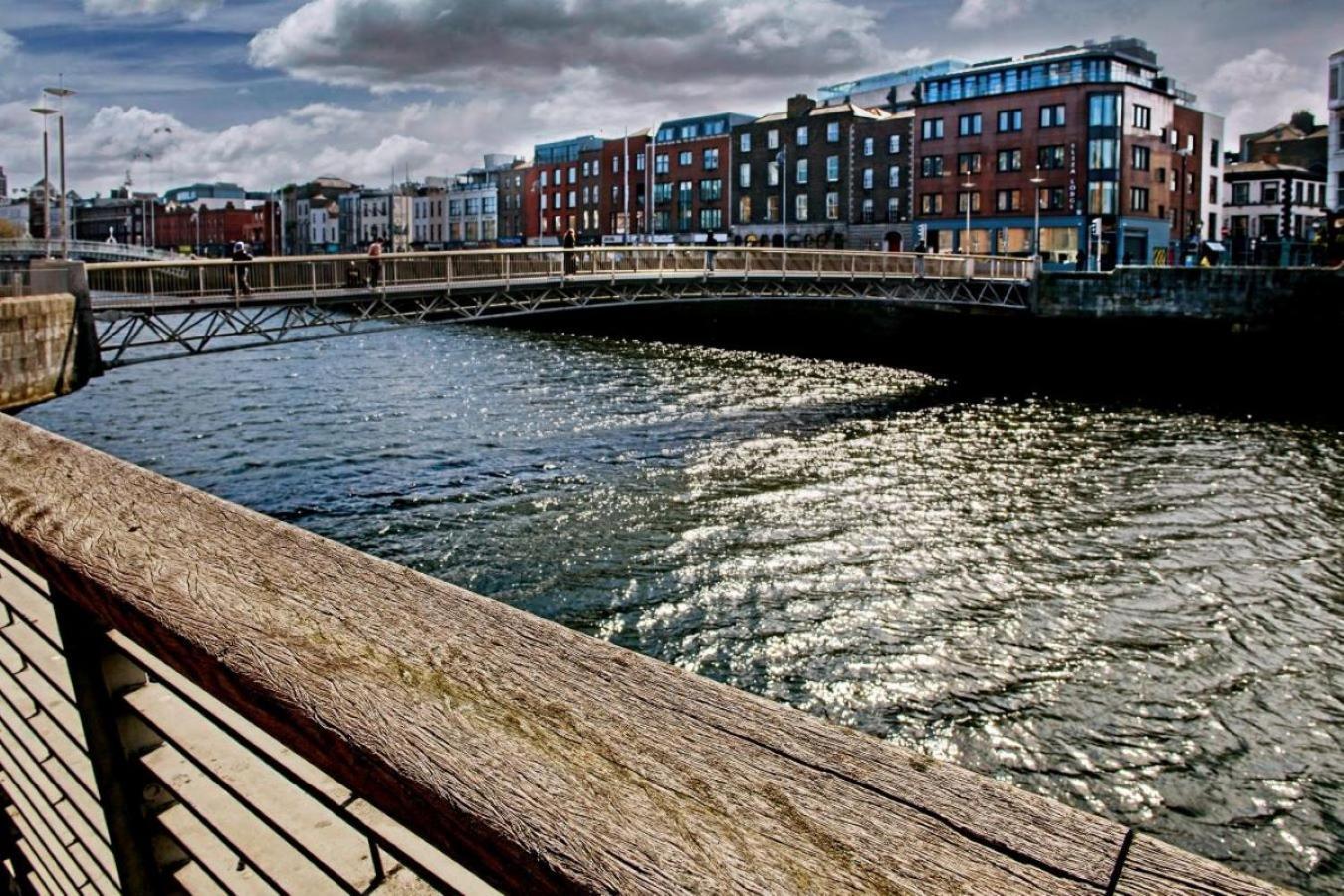 Hotel Wellington Temple Bar Dublin Exterior foto
