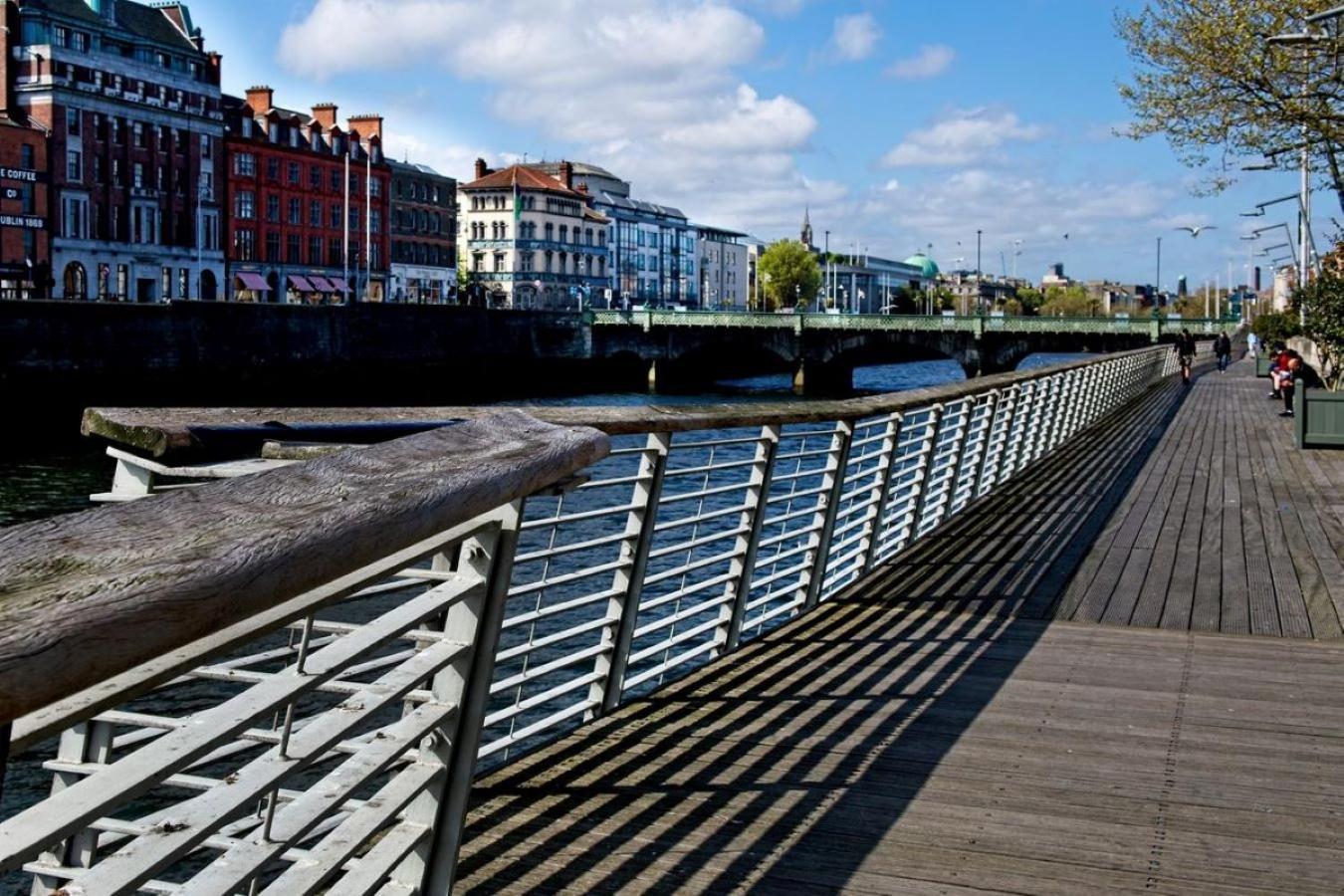 Hotel Wellington Temple Bar Dublin Exterior foto